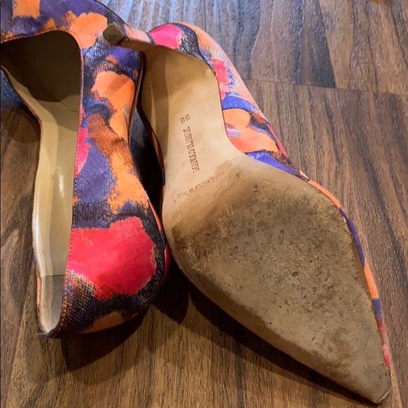 Manolo Blahnik Silk Covered Pumps - Picture 5 of 7